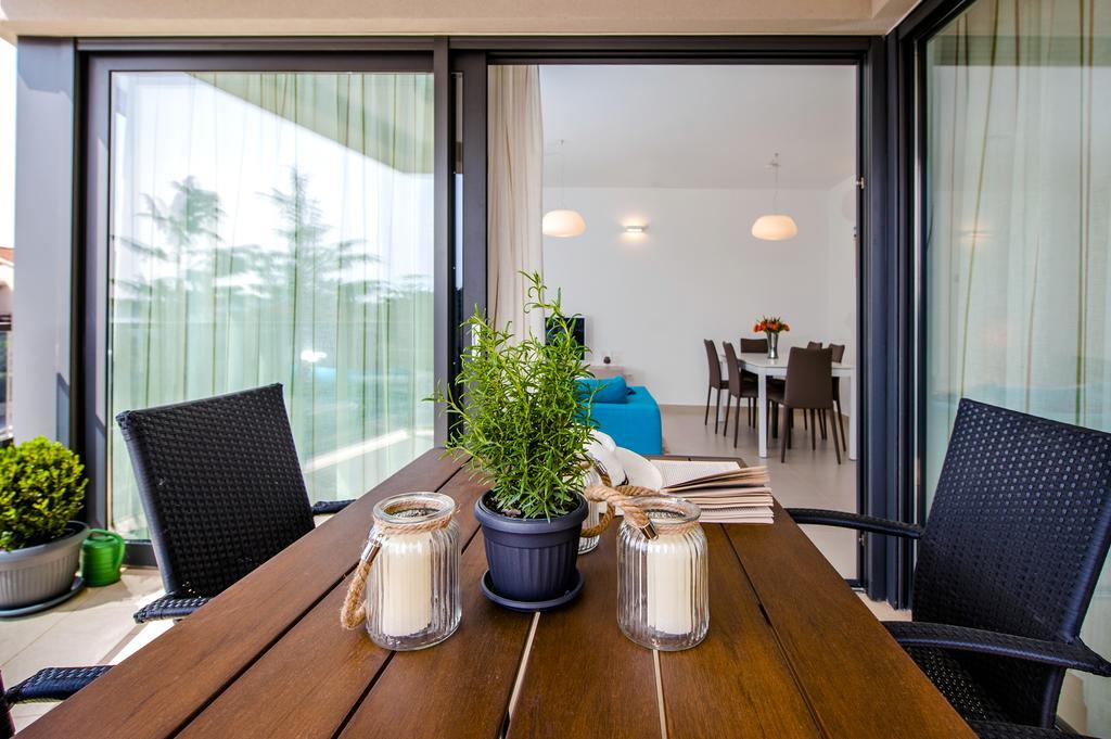 Sunset Luxury Apartment ロヴィニ エクステリア 写真